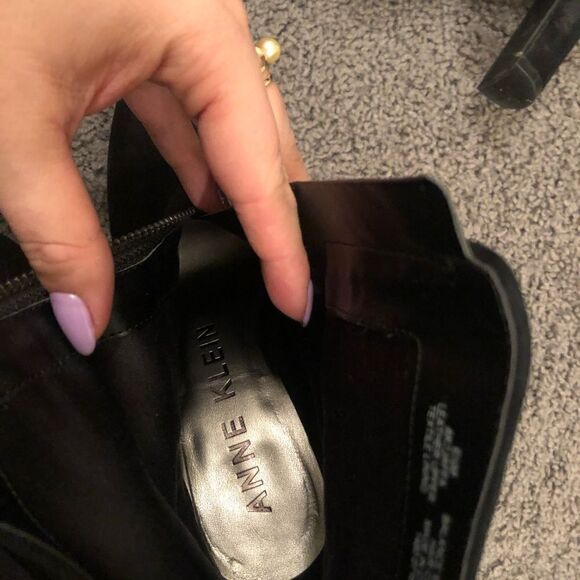 Anne Klein black Booties, Size 6.5 Mixed material (suede leather and fur) - Picture 3 of 4